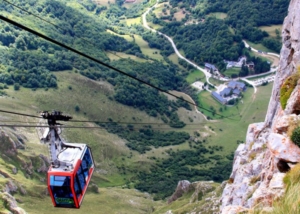 Fuente Dé is the most famous tourist attraction in the Picos de Europa. Fuente De cable car -Kabelbaan